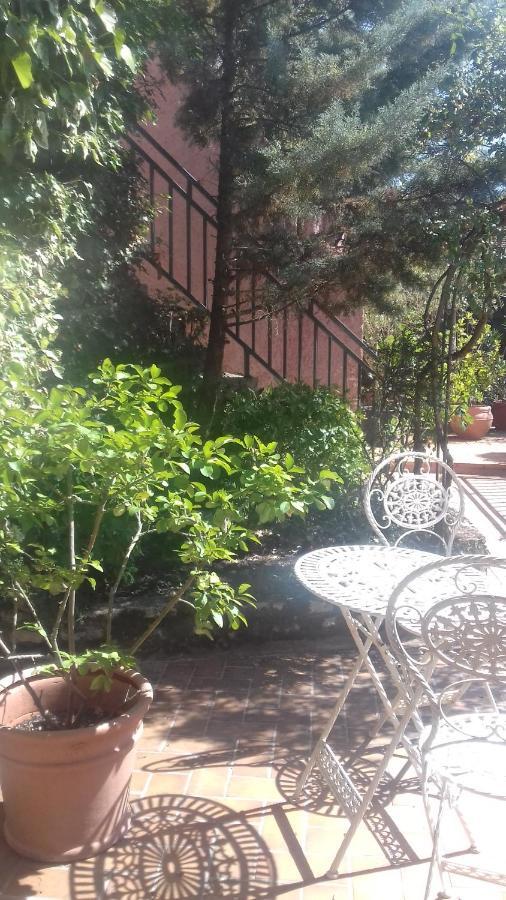 La Maison Rose: Lieu Atypique Hotel Nemours Ngoại thất bức ảnh